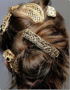 capelli-chic-con-un-pettine-L-wCdf7T